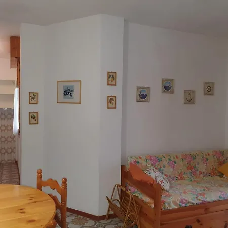 Apartamento Spacious Flat With Common Pools And Kidsplay Area