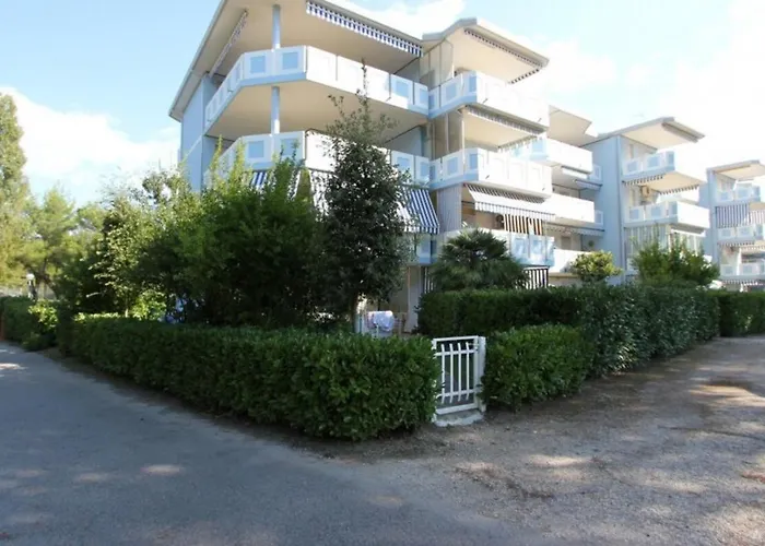 Spacious Flat With Common Pools And Kidsplay Area *