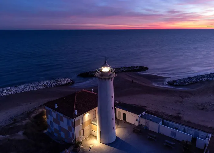 Spacious Flat With Common Pools And Kidsplay Area *