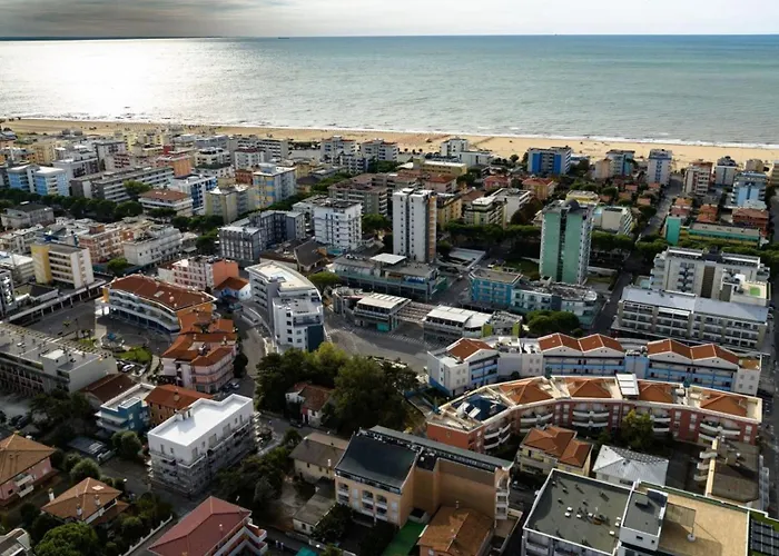 Spacious Flat With Common Pools And Kidsplay Area Lejlighed