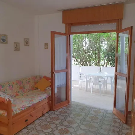 Spacious Flat With Terrace, Pool And Play Area 아파트 *