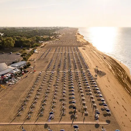 Spacious Flat With Common Pools And Kidsplay Area * Bibione