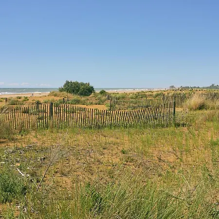 Apartman Spacious Flat With Common Pools And Kidsplay Area *