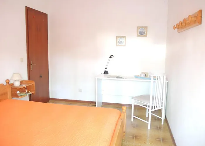 Spacious Flat With Common Pools And Kidsplay Area *