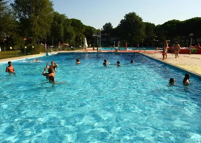 Spacious Flat With Common Pools And Kidsplay Area Apartmán *